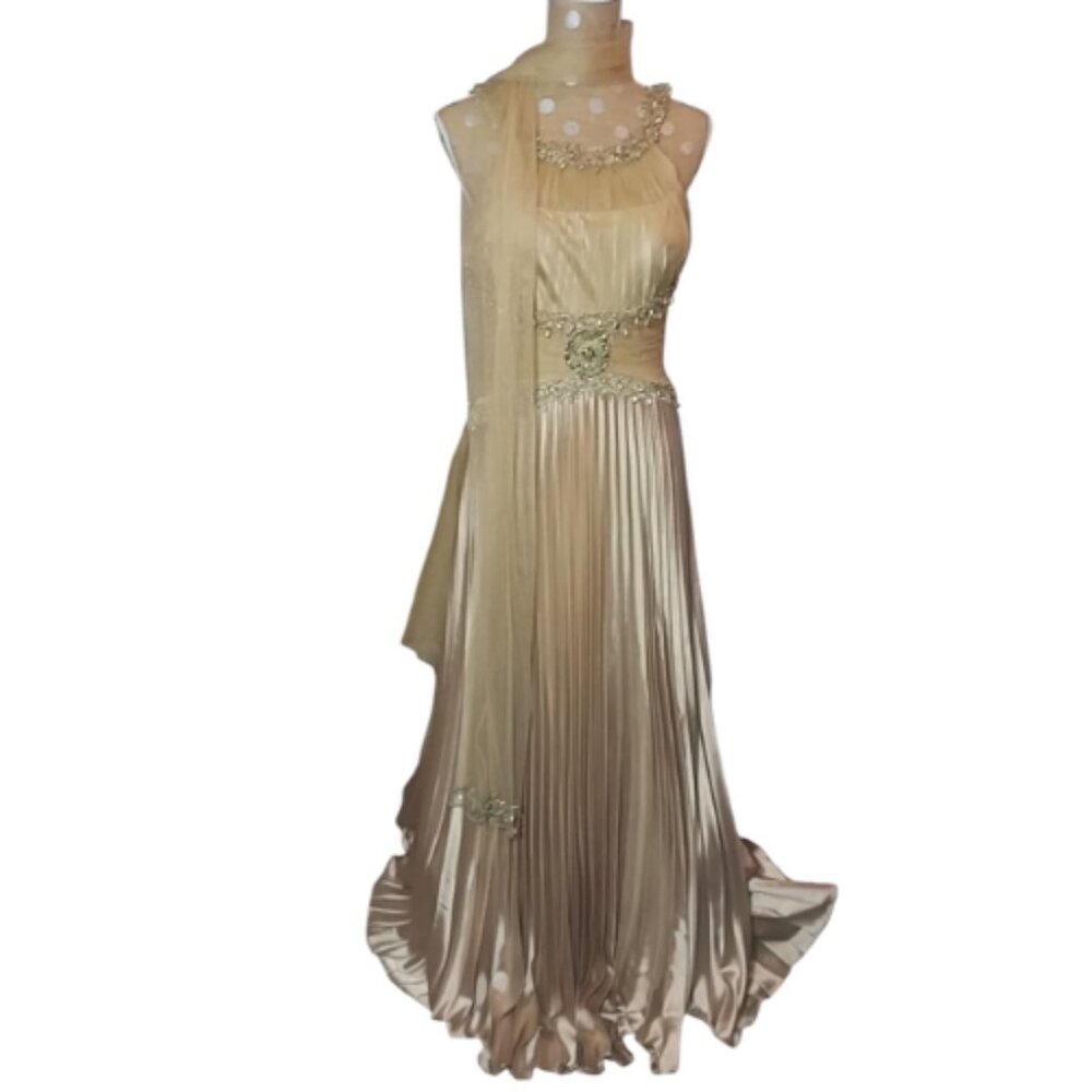 Atelier Alyce Elegant Gold Pleated Gown with Beaded Embellishments & Dupatta 10